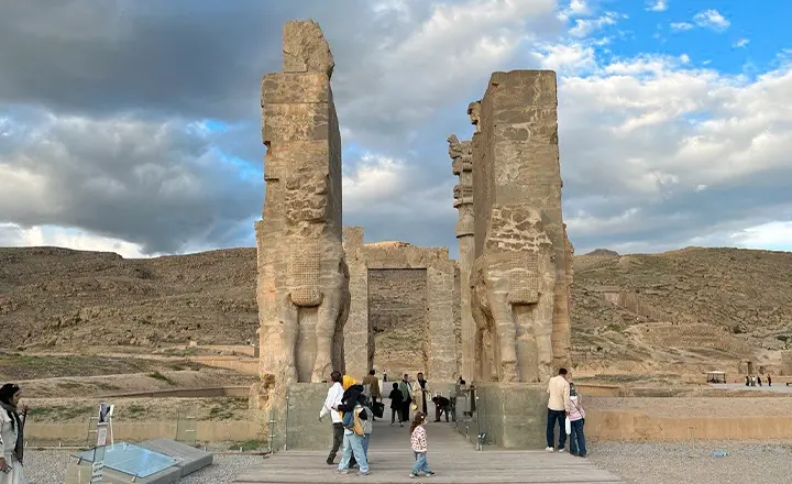 Where is Persepolis Takht Jamshid